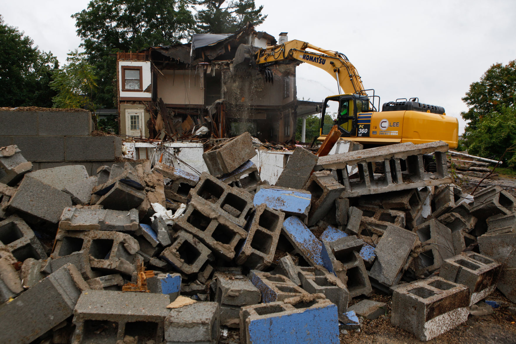 Former White House Restaurant demolition